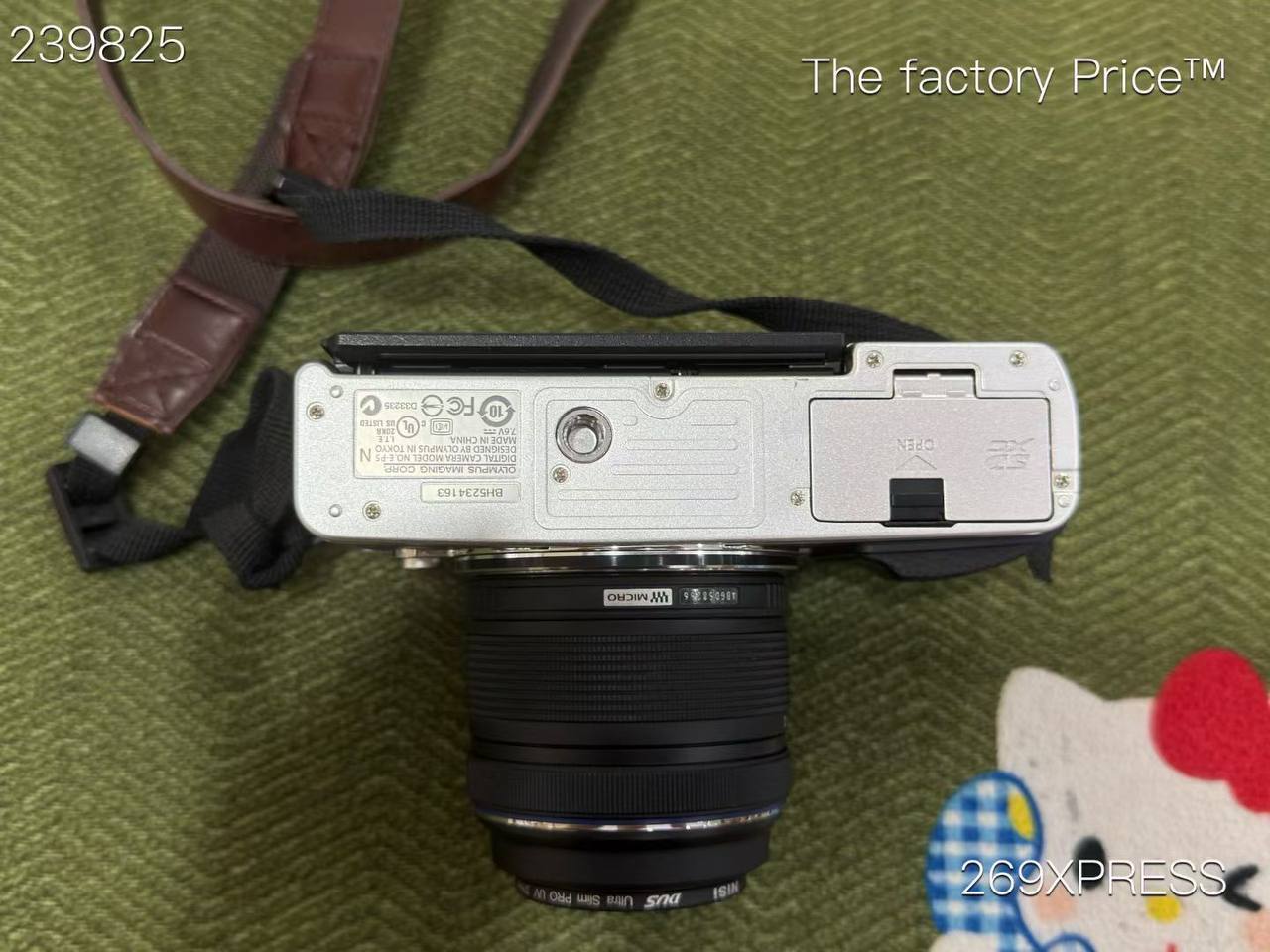 Olympus PEN E-P5 Mirrorless Camera with 14-42mm Lens, view 3
